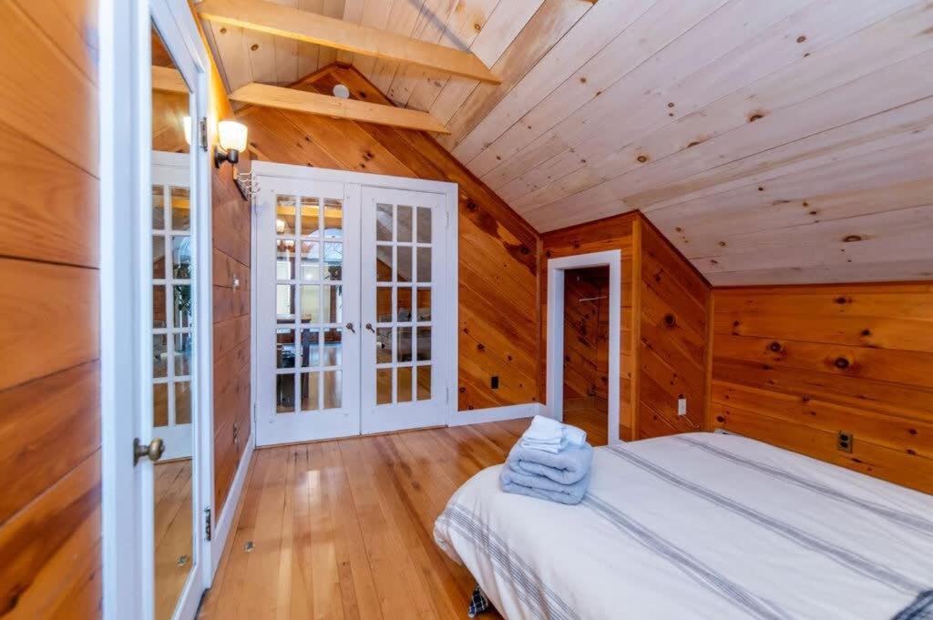Bright And Cozy Treehouse Apartment برلينغتون المظهر الخارجي الصورة